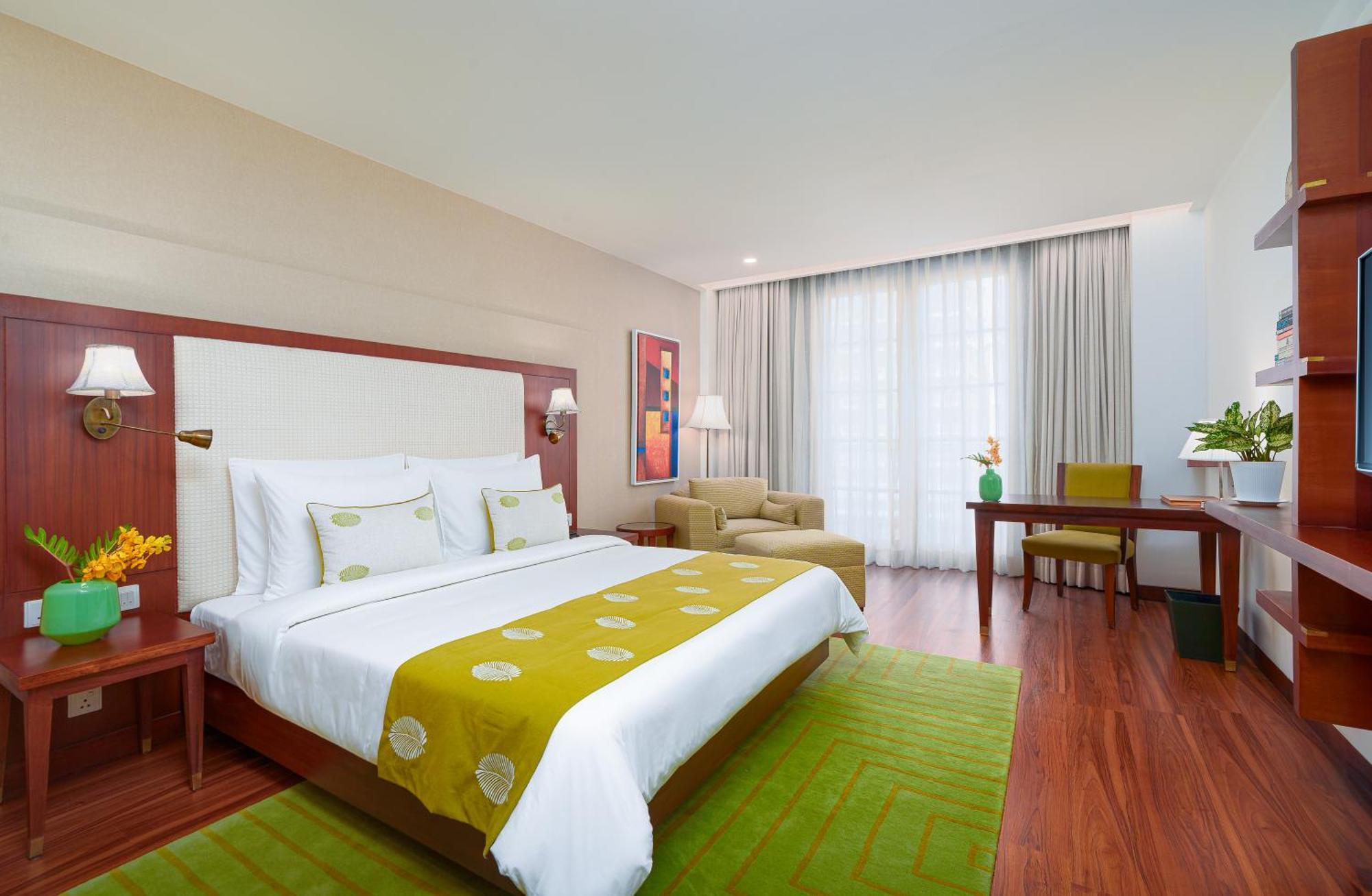 Dlf Club 5 Hotel Gurgaon Buitenkant foto