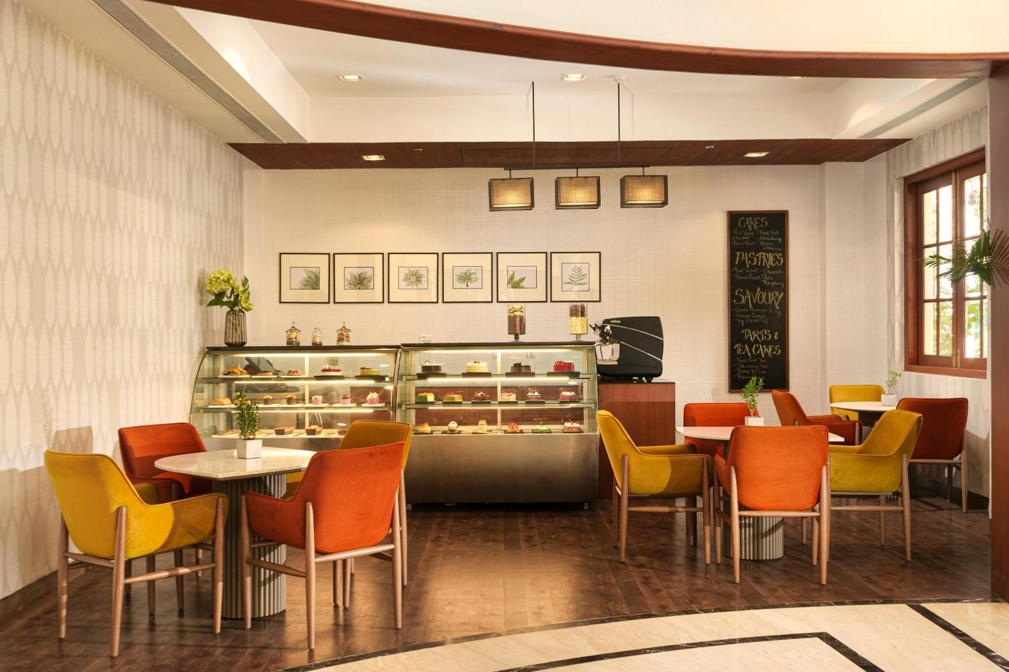 Dlf Club 5 Hotel Gurgaon Buitenkant foto
