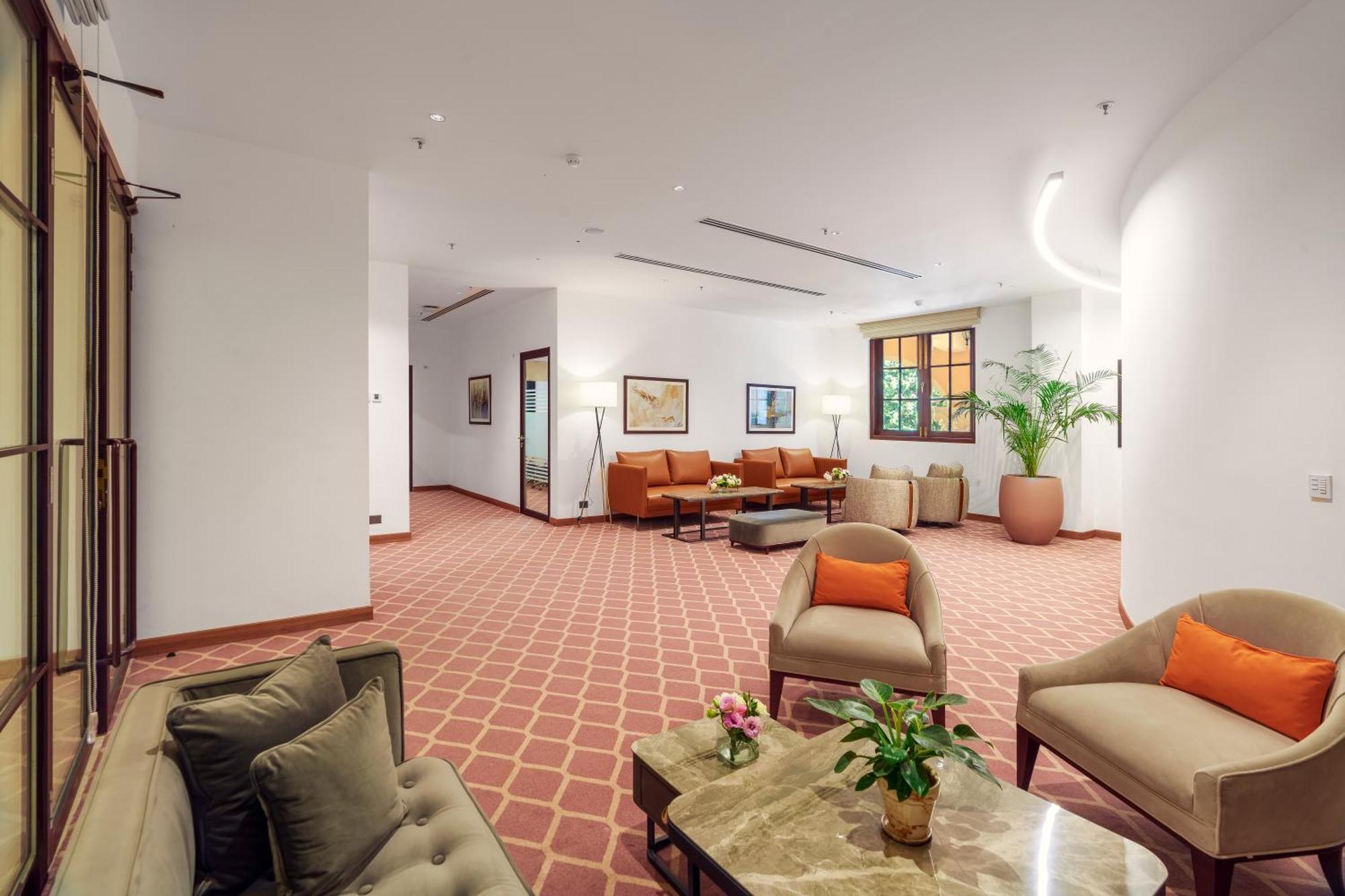 Dlf Club 5 Hotel Gurgaon Buitenkant foto