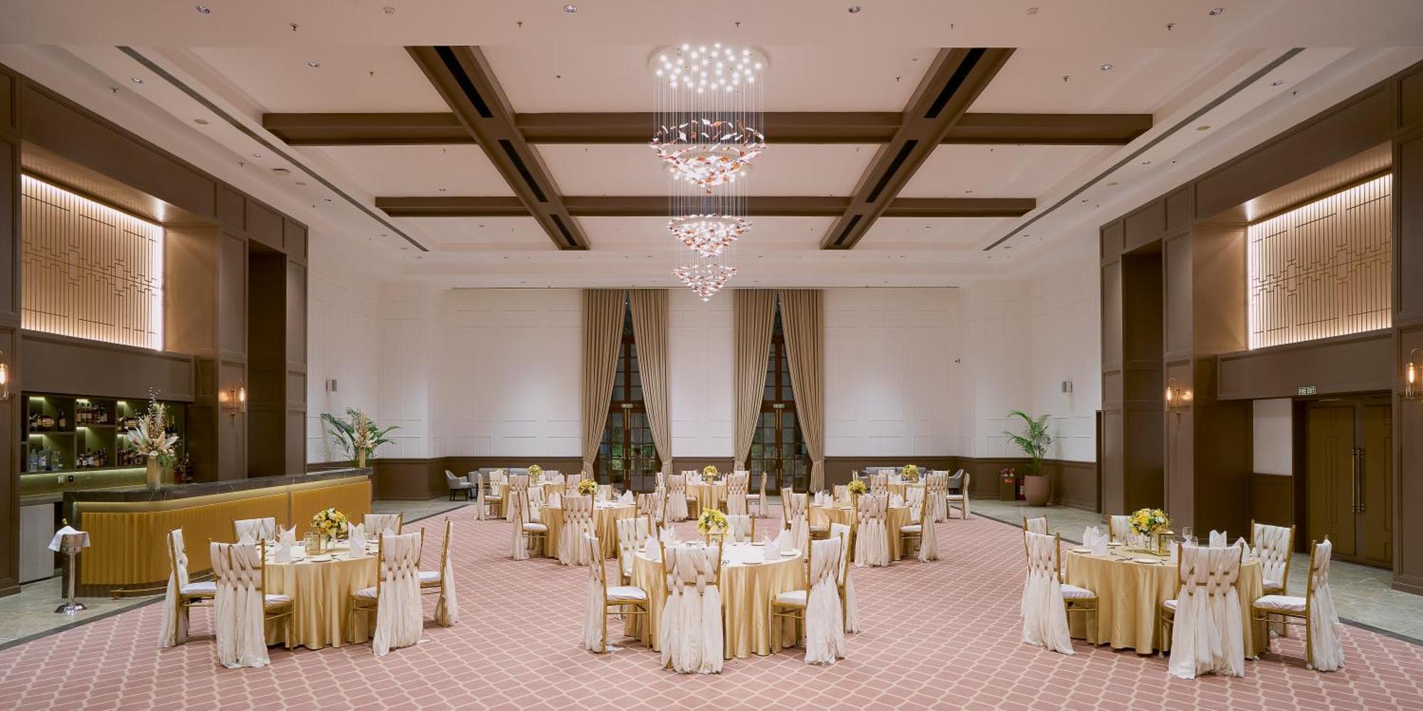 Dlf Club 5 Hotel Gurgaon Buitenkant foto