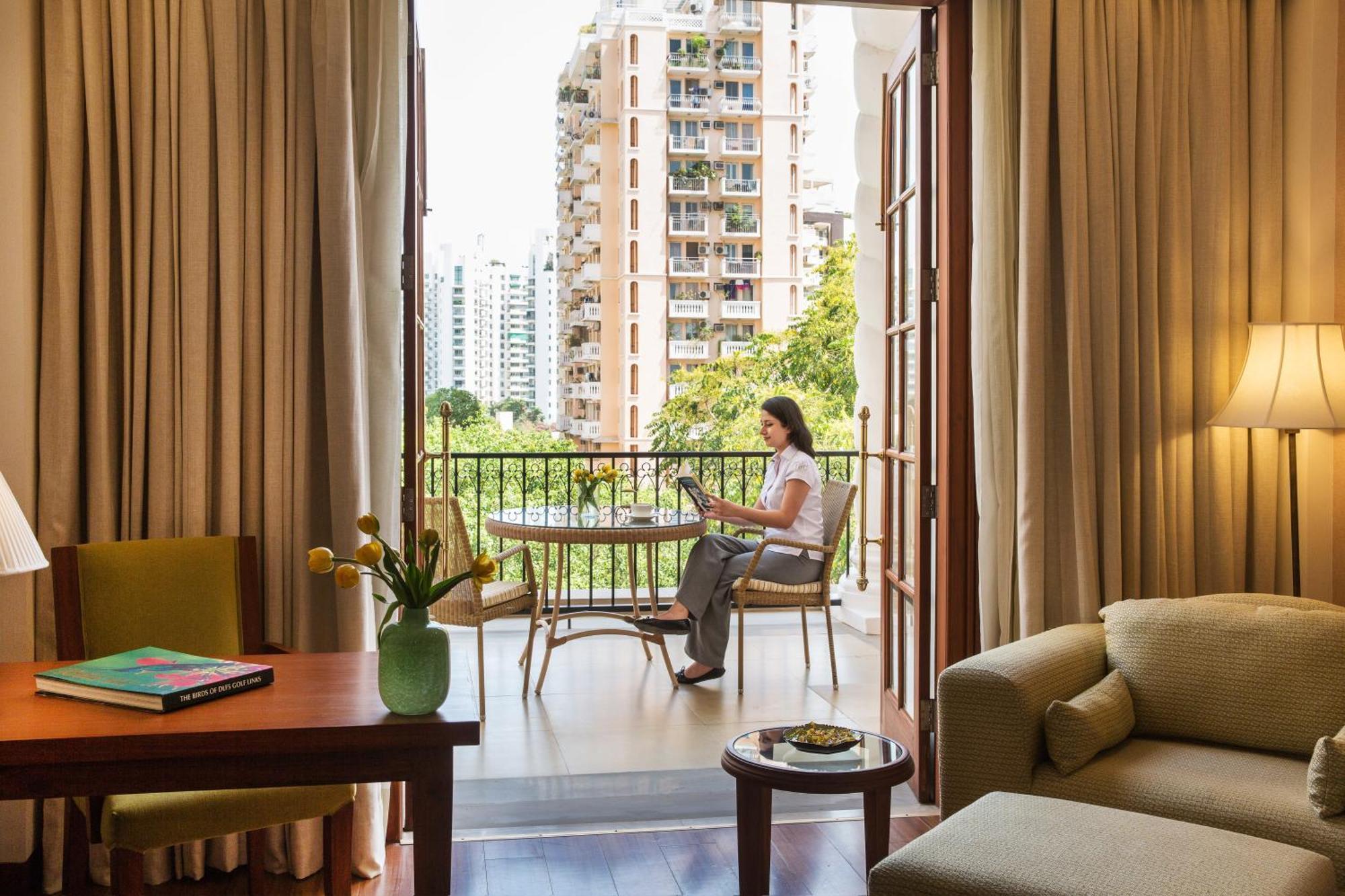 Dlf Club 5 Hotel Gurgaon Buitenkant foto