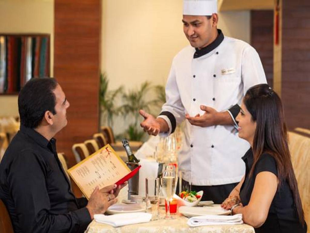 Dlf Club 5 Hotel Gurgaon Buitenkant foto