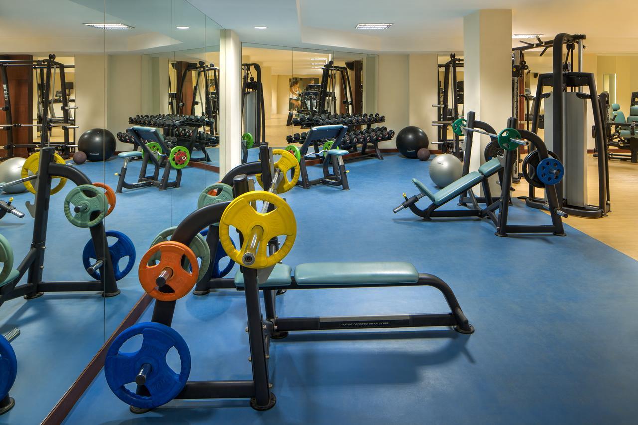 Dlf Club 5 Hotel Gurgaon Buitenkant foto
